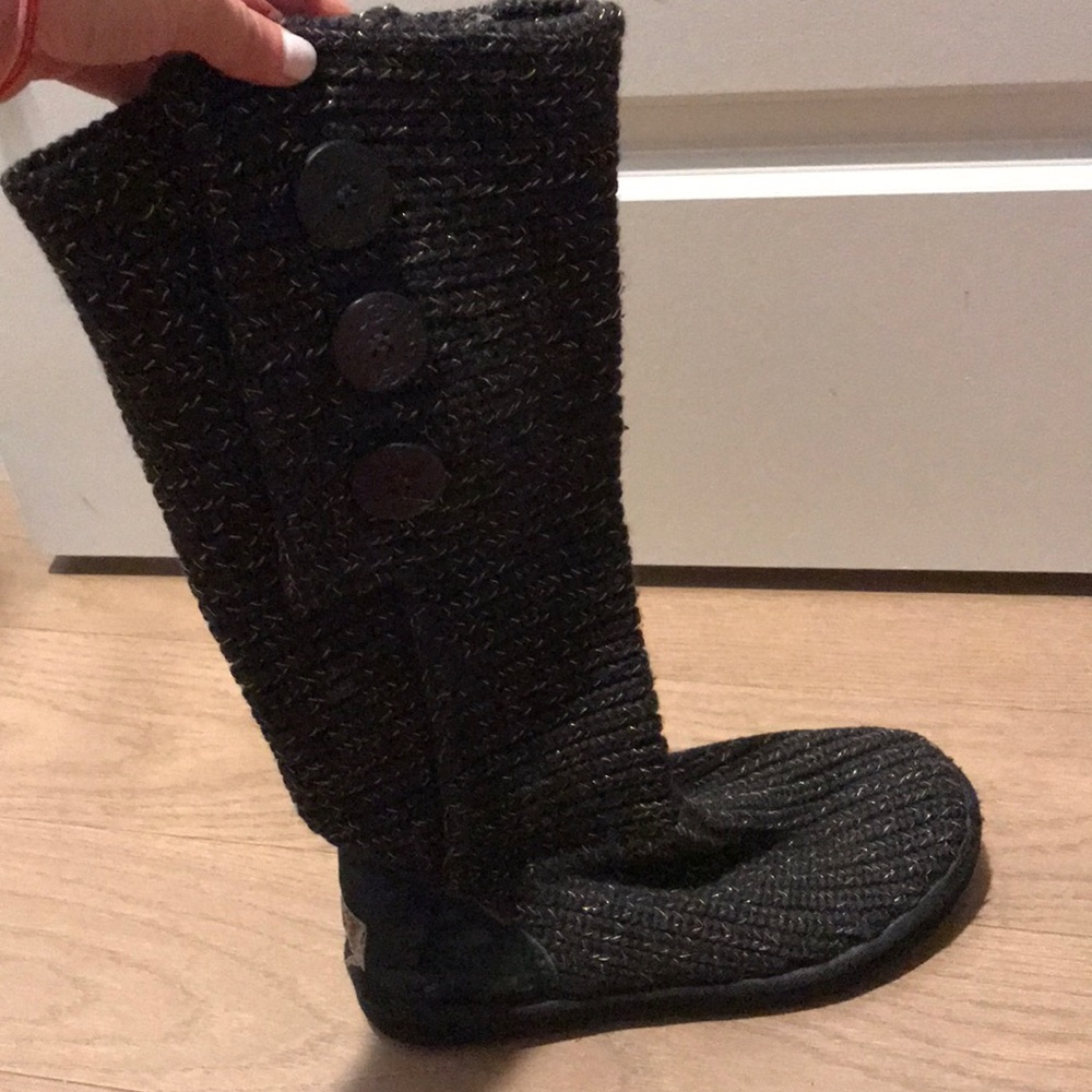 Woven, gold and black woemns size 7 Ugg’s